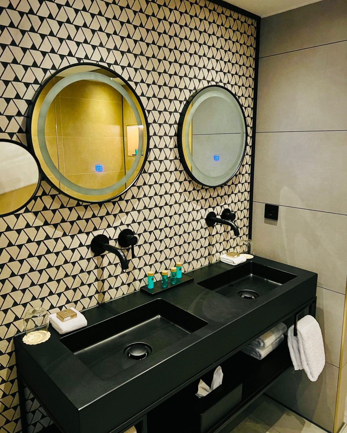 Hotel Ling Bao: Themenzimmer "Buddha's Kindness"