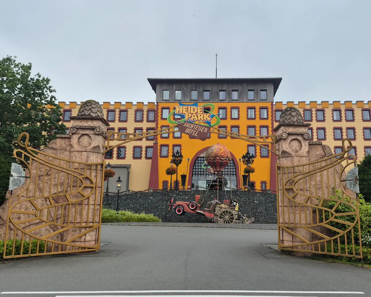 Heide Park: Abenteuer Hotel
